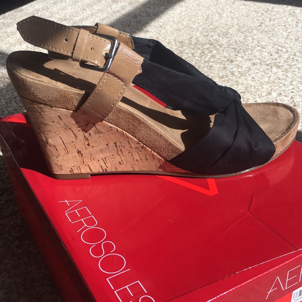 Used-Only worn a few times. Areosoles Sandals 81/2